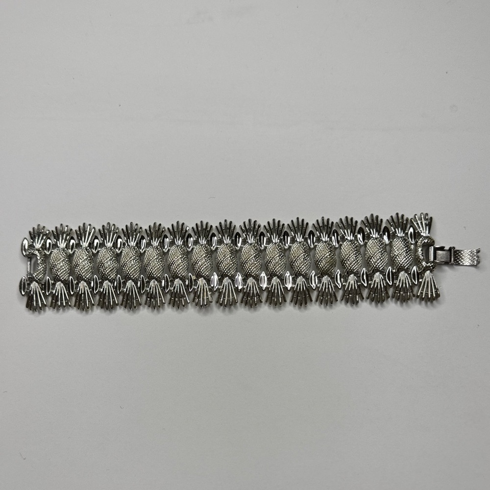 Vintage Sarah Coventry “Simply Elegant” Pineapple Bracelet